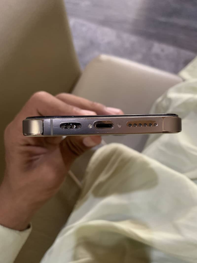 IPhone 14 Pro Max 2