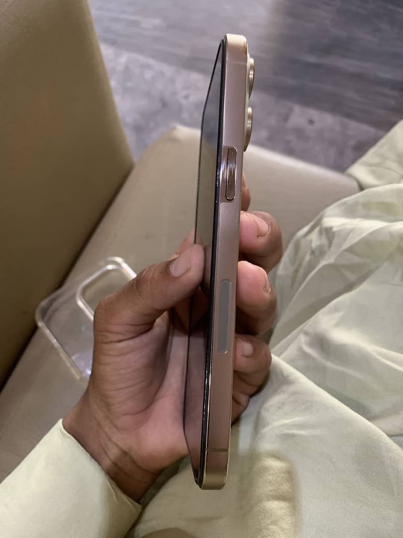 IPhone 14 Pro Max 3