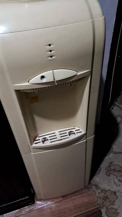 Orient water dispenser