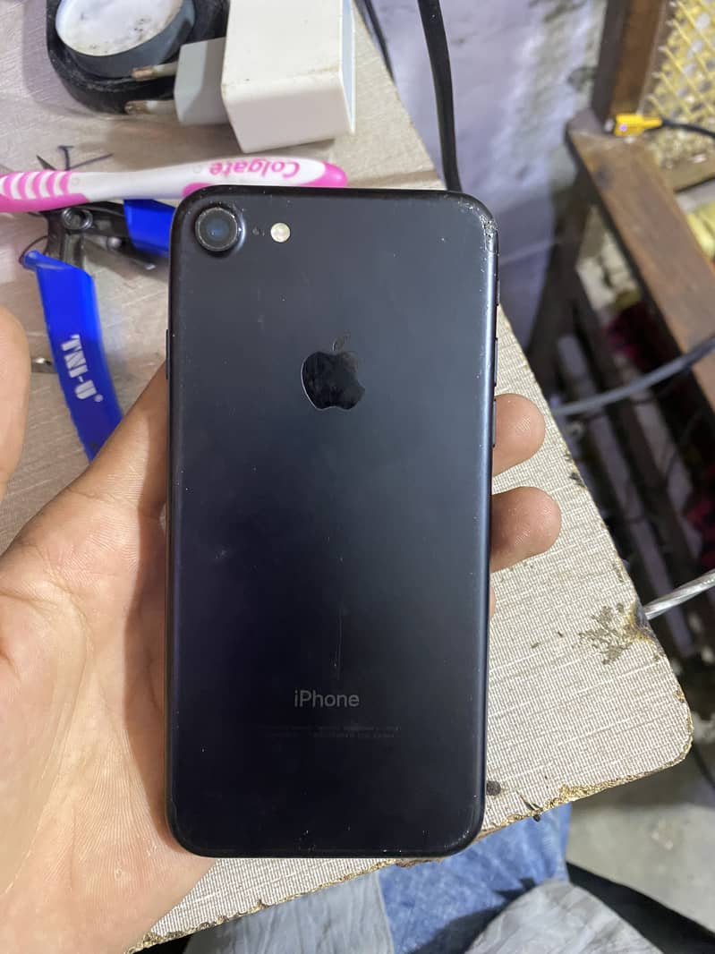 iPhone 7 4