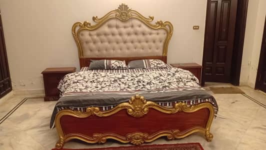Wooden King Size Bed Excellent Home use