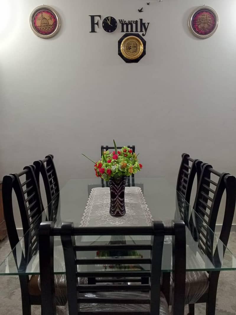 Dining Table 0