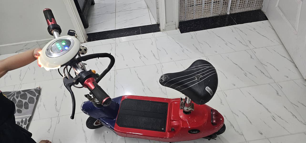 electric scooty 3