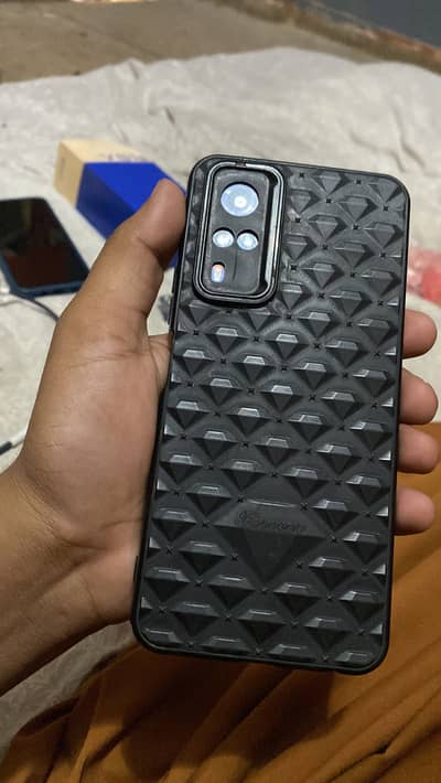 Vivo y51s 8+4/128 with box