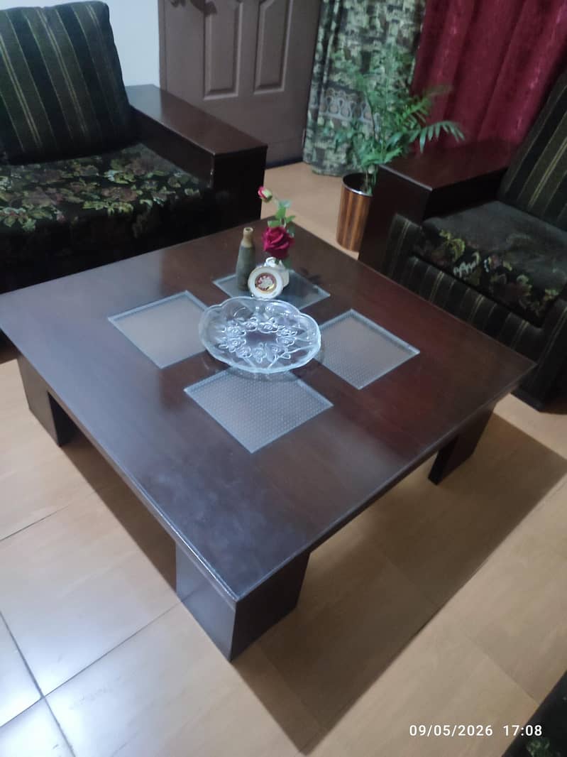 Center Table 0