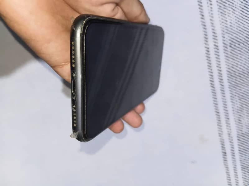 iPhone 11jv 128 gb 3