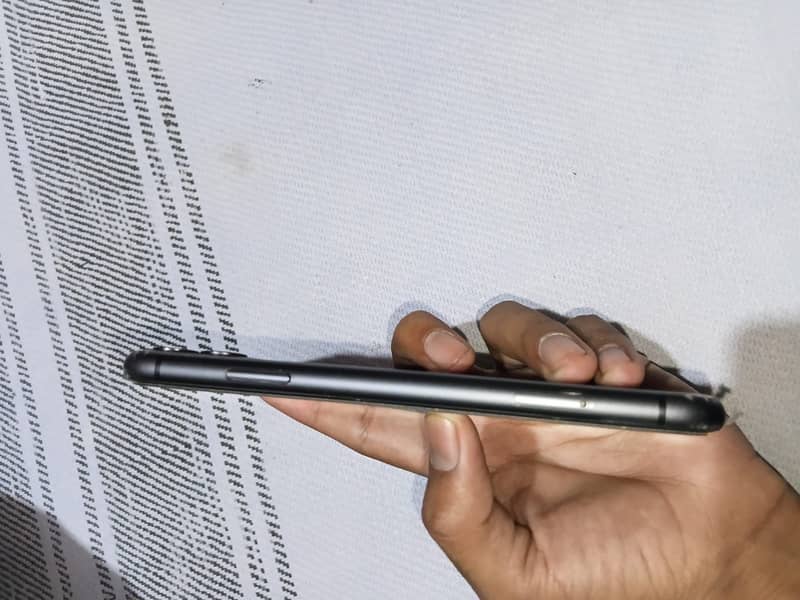 iPhone 11jv 128 gb 6