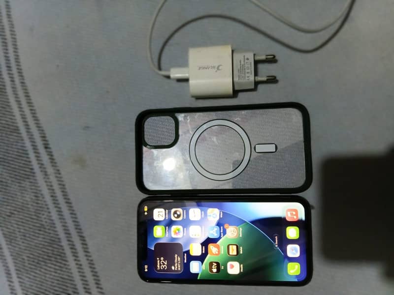iPhone 11jv 128 gb 8