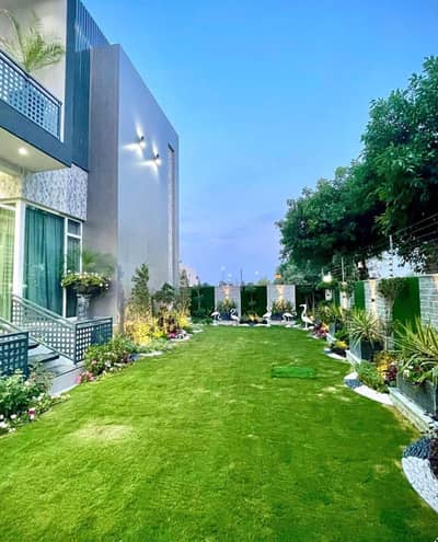 SYED BROTHERS PROUDLY OFFERS: 2-Kanal Elegant And Fully Furnished Modern Bungalow with Basement, Swimming Pool Is Available In The Best Block Of DHA Lahore.