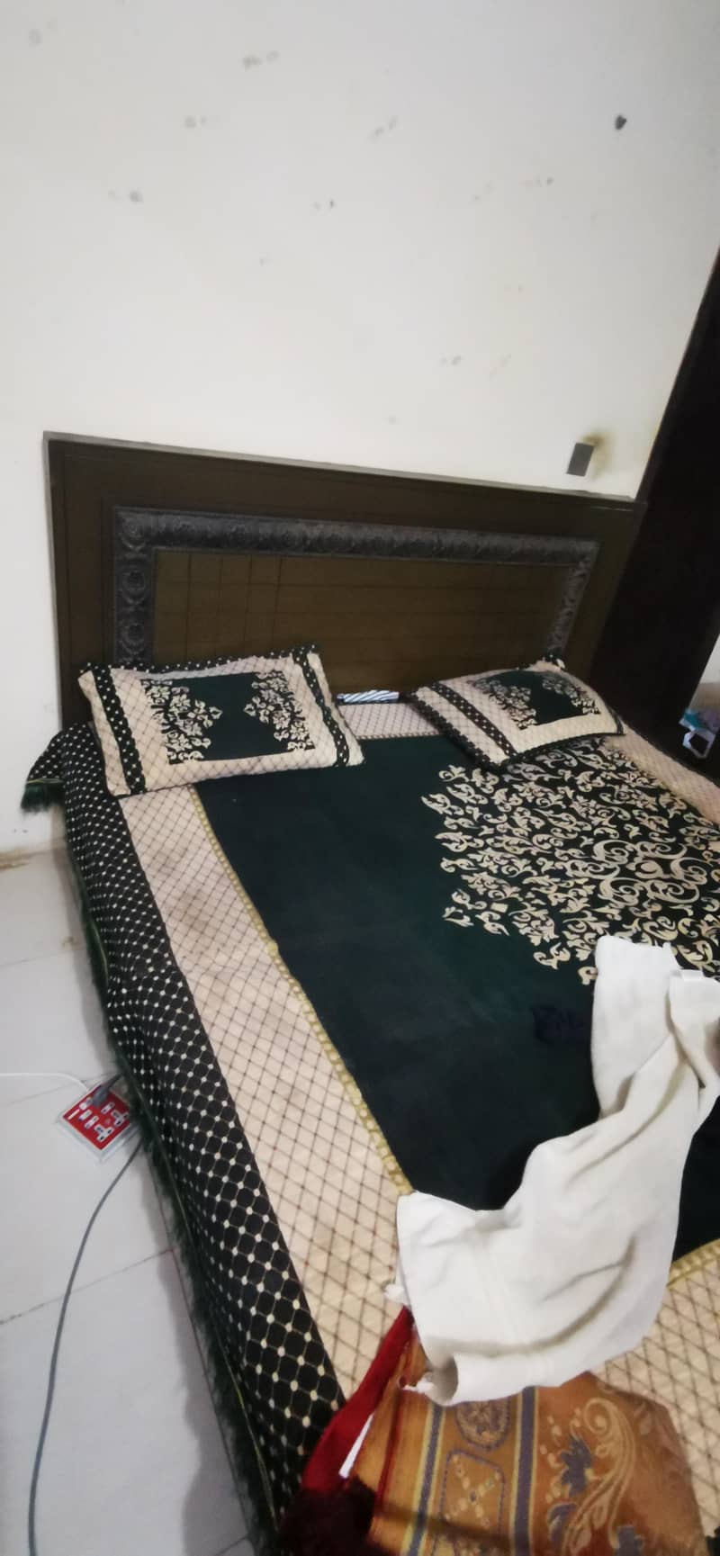 beds side tables 3