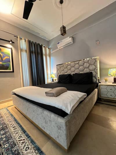 One bedroom apartment per day available Gulbug green Islamabad lukurya furnished apartment