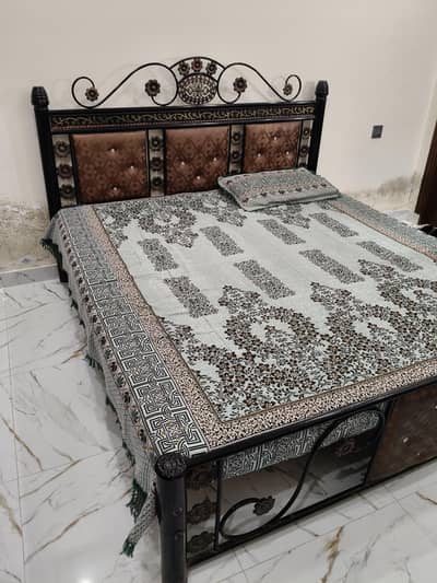 Double bed full King size