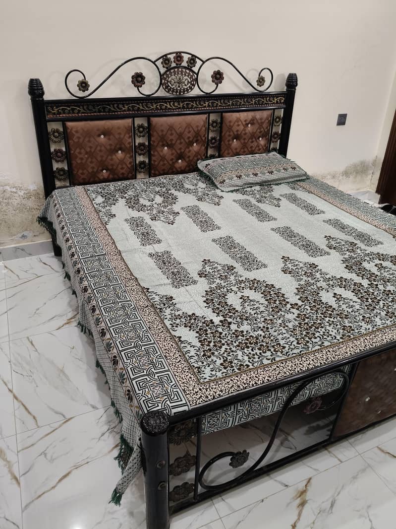 Double bed full King size 0