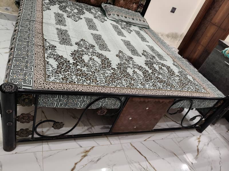 Double bed full King size 1