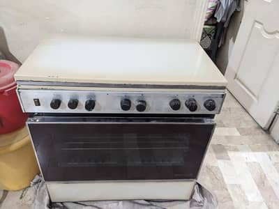 Magnum Gas Oven in Good Condition