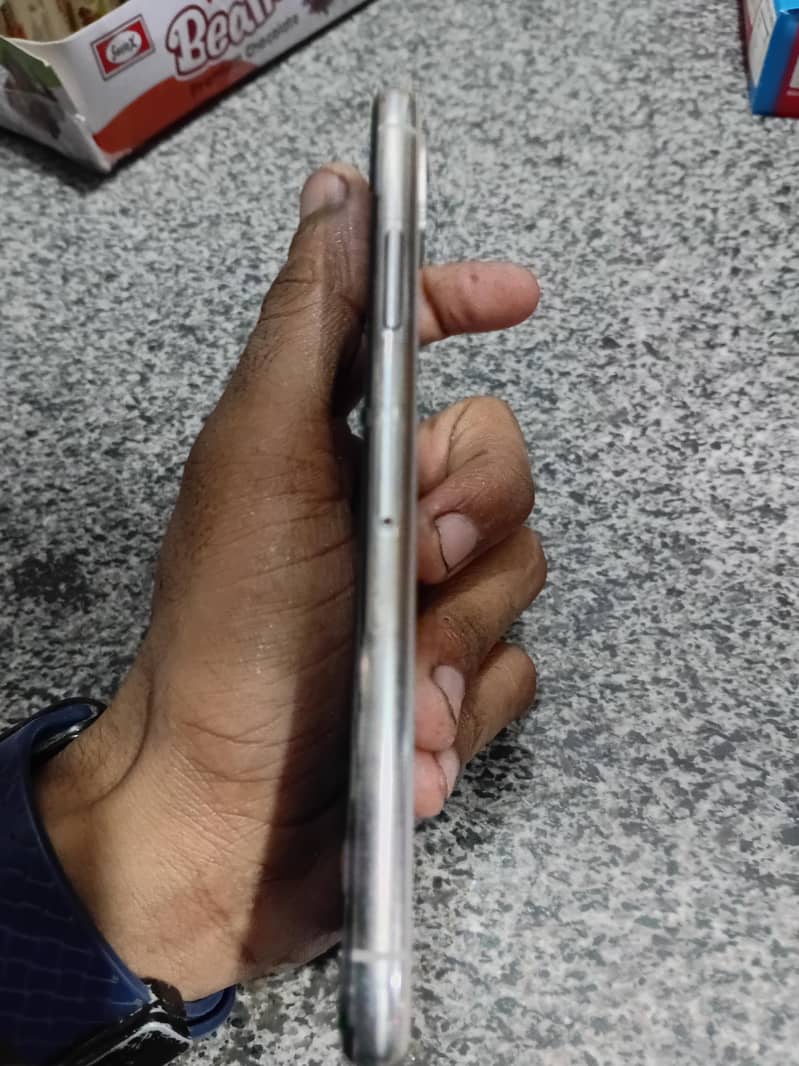 Apple iPhone X 0
