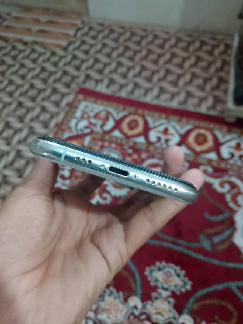 iphone xs 2