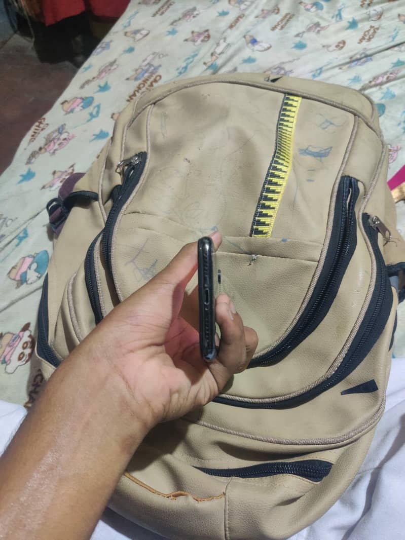 iphone x. 10/10 4