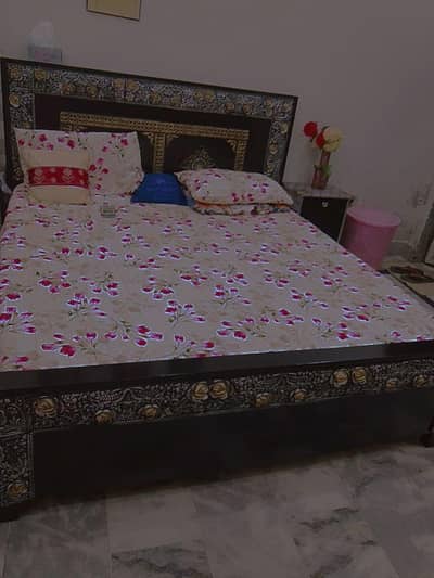 wooden bed set