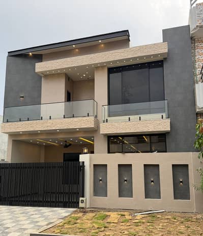 8 MARLA HOUSE FOR SALE IN C BLOCK MULTI-GARDENS B17