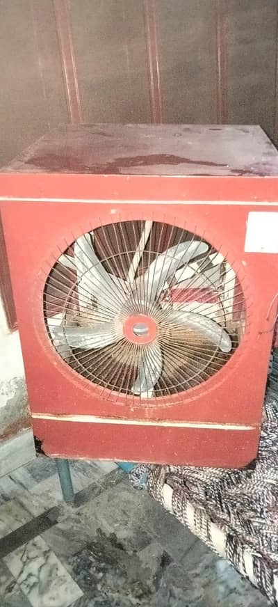 Dc solar air cooler
