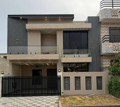 8 MARLA HOUSE FOR SALE IN C BLOCK MULTI-GARDENS B17