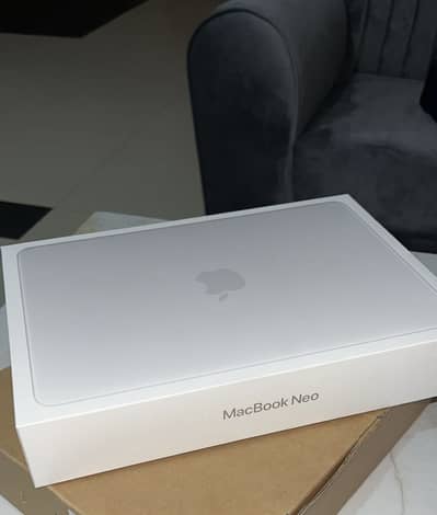MacBook Neo 8/255 Silver