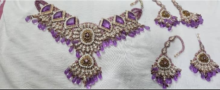 Elegent kundan jewelry set condition like new available for sale