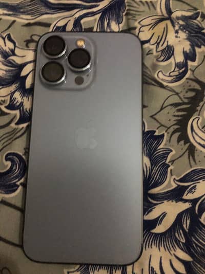 argent sale.  face id off. display massage. 76 battery  health