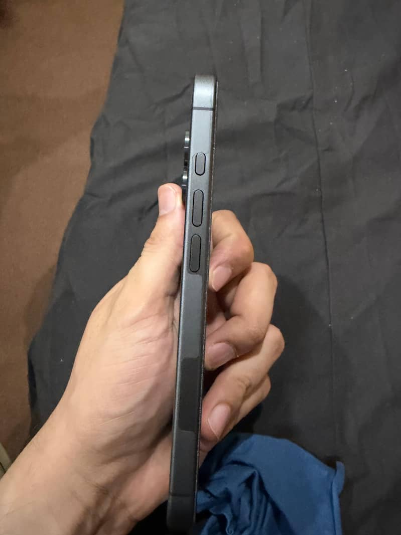 Apple iPhone 17 2