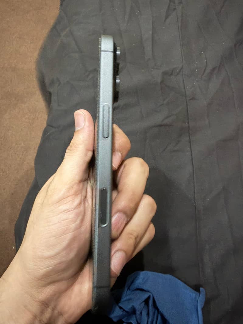 Apple iPhone 17 4