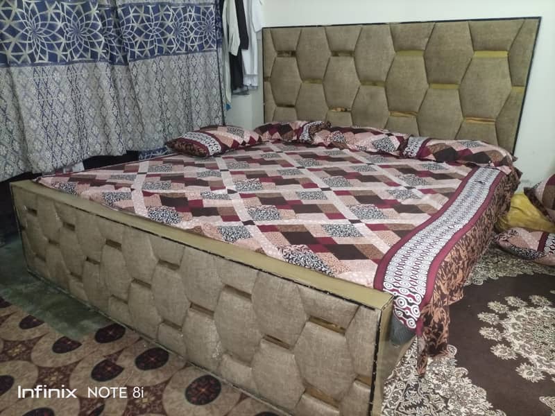 king size bed & dressing table 0