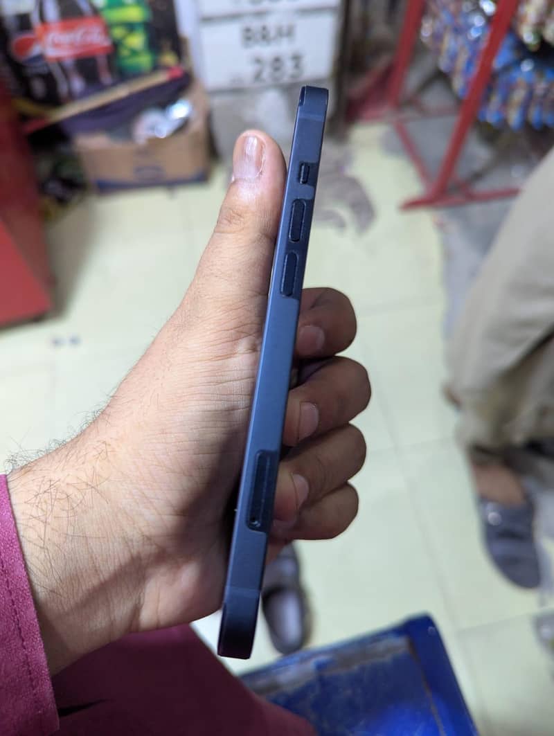 Iphone 13 4