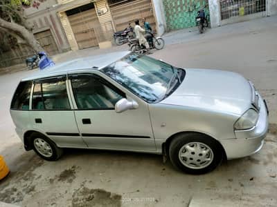 Suzuki cultus 2004 Silver colour
