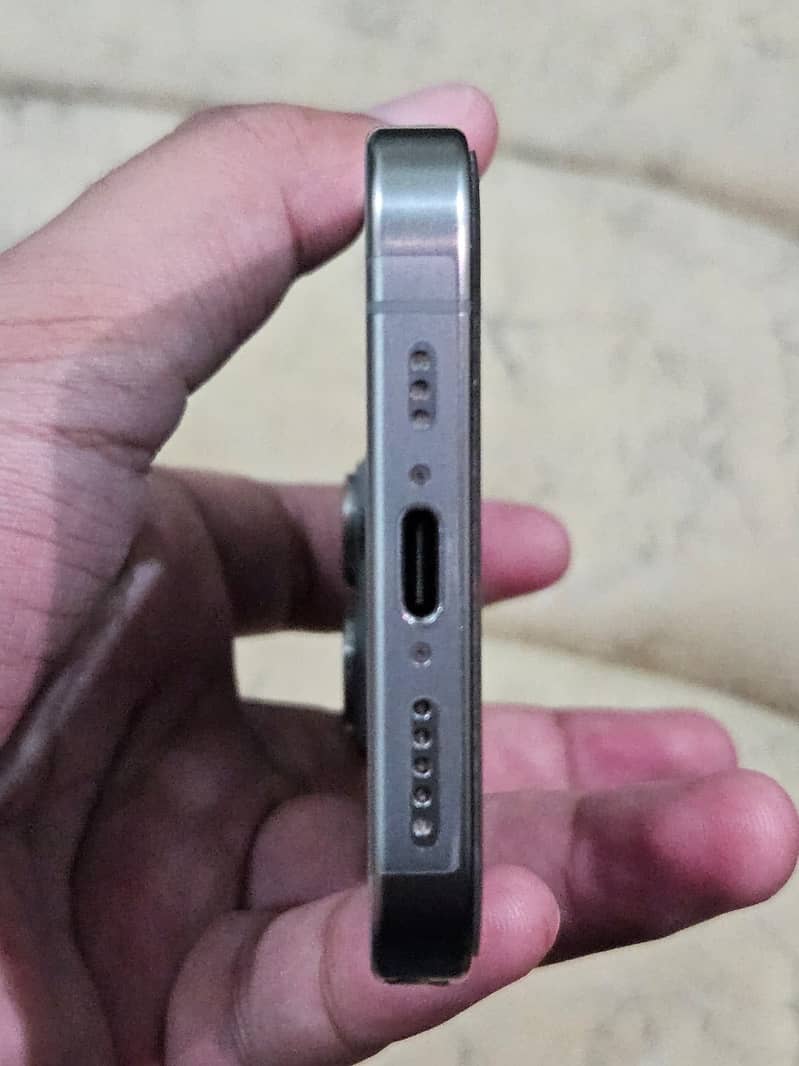 iPhone 15 pro 6