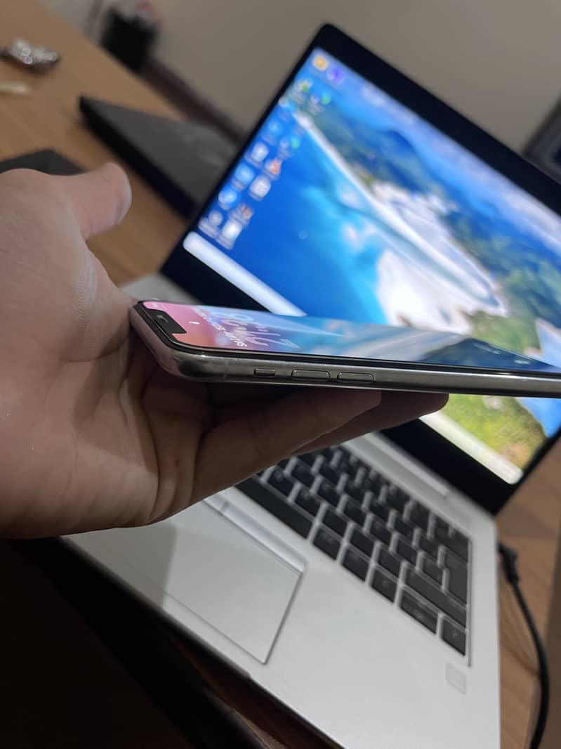 Iphone 11 pro 4