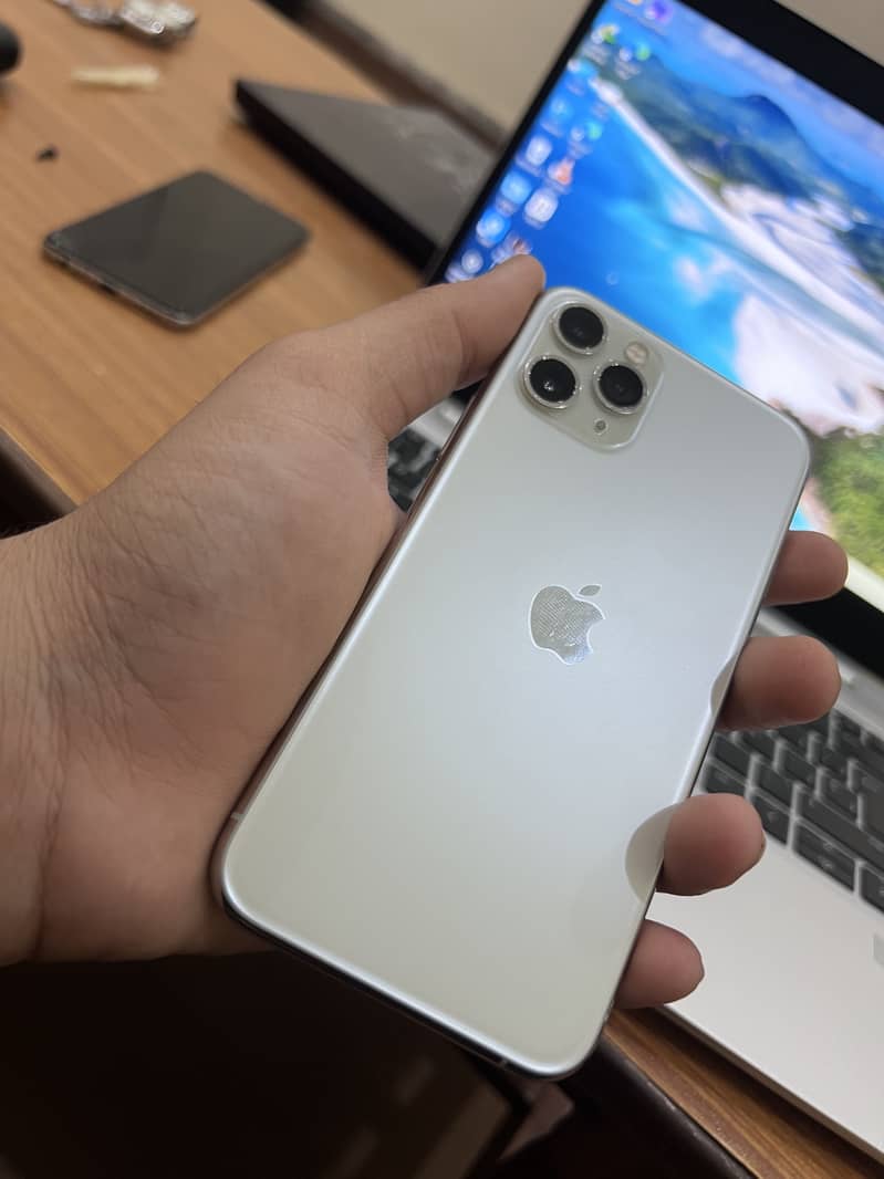Iphone 11 pro 8