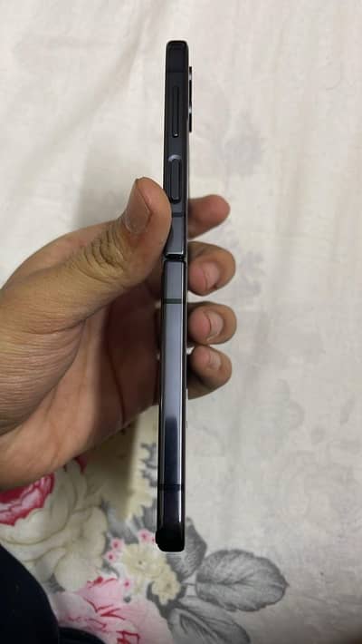 Samsung Galaxy Z Flip 4