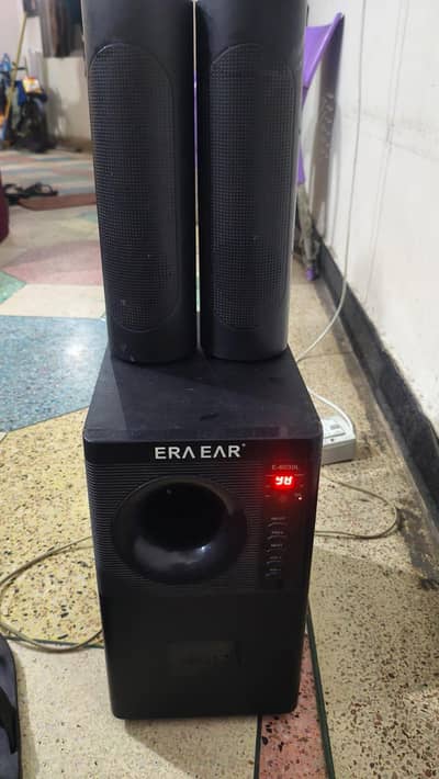 Good bass and sound  wooden box basser