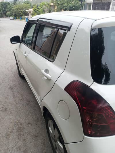 swift 2013 for sale  in bharia town phase 8 rawalpindi