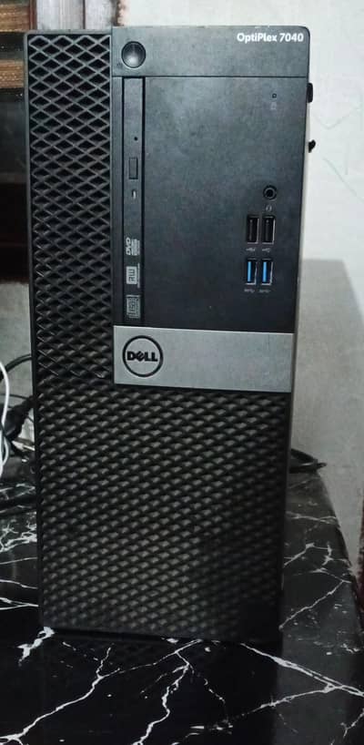 Dell OptiPlex 7040 PC for sale in good condition.