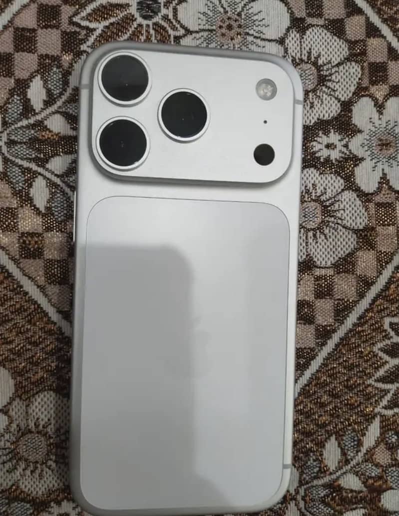 iPhone 17 pro 3