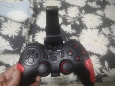 mobile wireless gaming console
