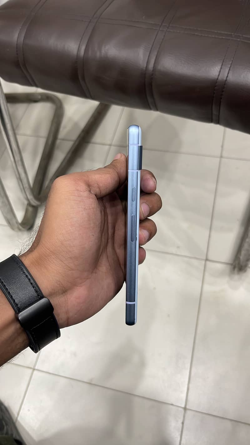 Google pixel 7A 3