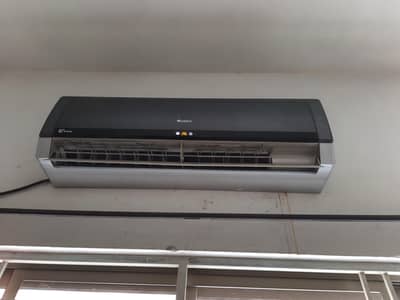 gree 1.5 invertor  ac