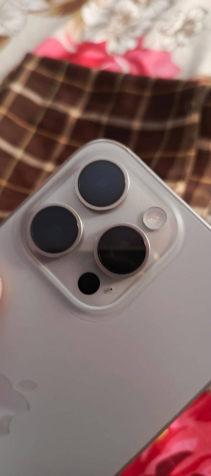iPhone 15 pro max 2
