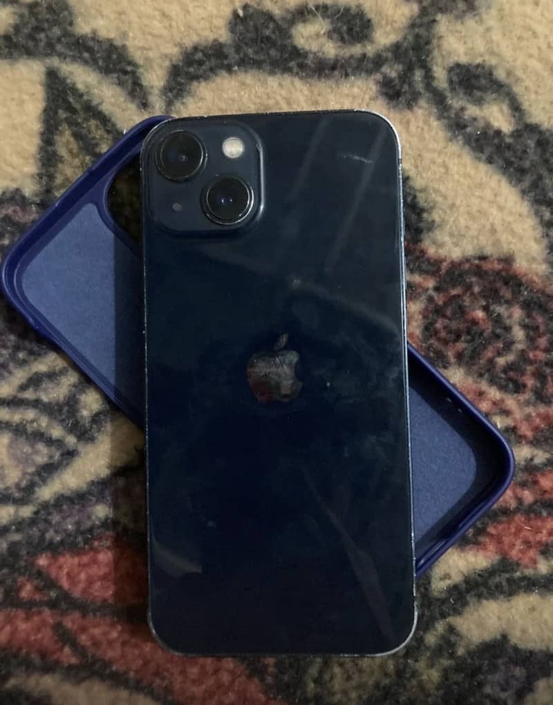 iPhone 13 0