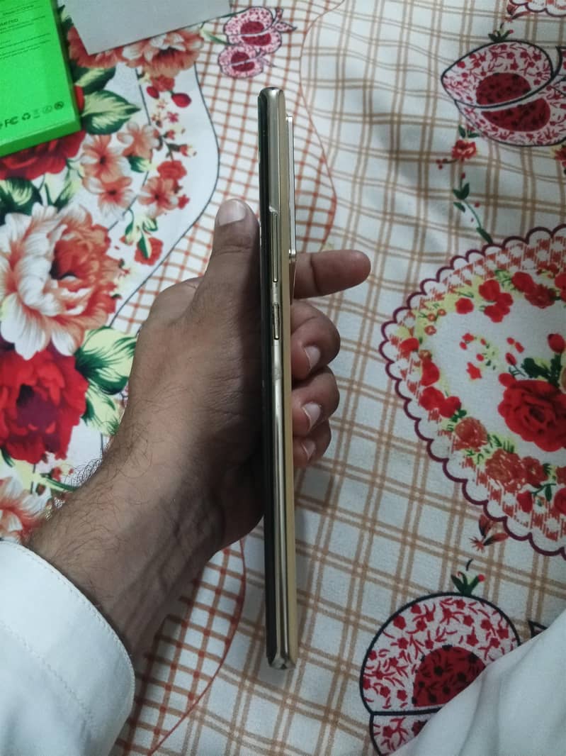Infinix Note 40 pro 5