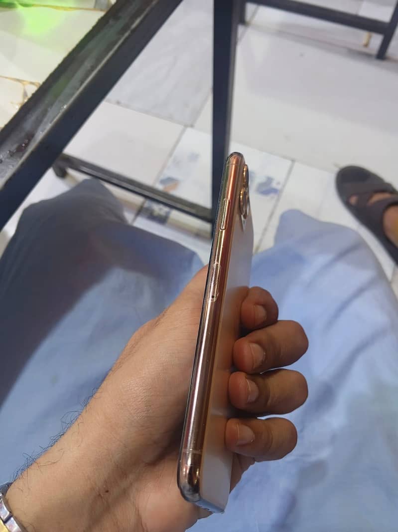 Iphone 11 pro max 5