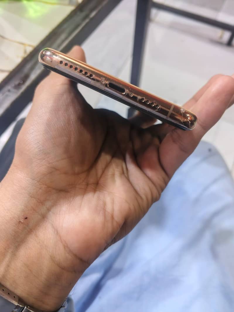 Iphone 11 pro max 6